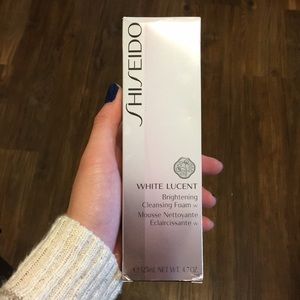 Shiseido White Lucent Brightening Cleansing Foam
